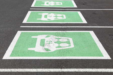 陕汽标志法国的汽车汇合点标志和停车场汽共享遇见人们背景