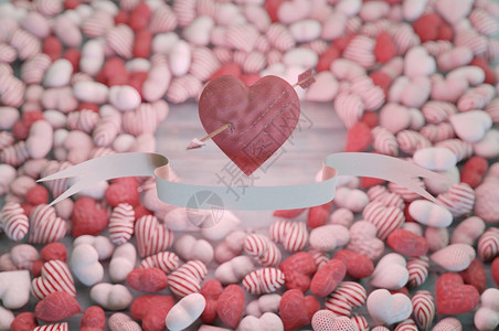 红心与情人节Rrquosday制作的丘比特心箭理念概颜色装饰浪漫图片