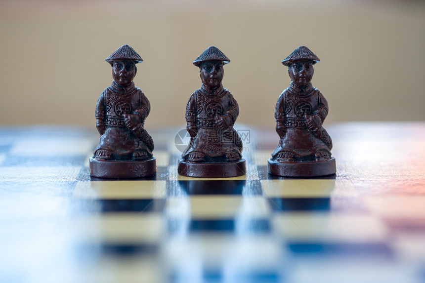 战略关闭坐在棋盘上的黑当子象棋碎片竞赛胜利图片