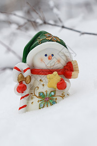 雪中人玩具假期针叶常绿图片