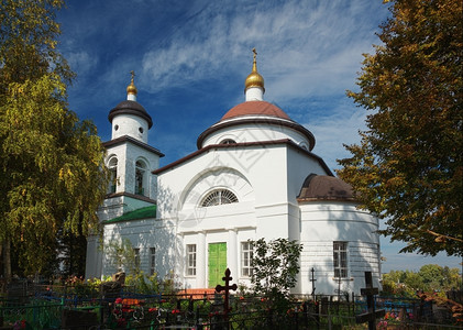 带有白色正教堂和的景观宗教叉传统的图片