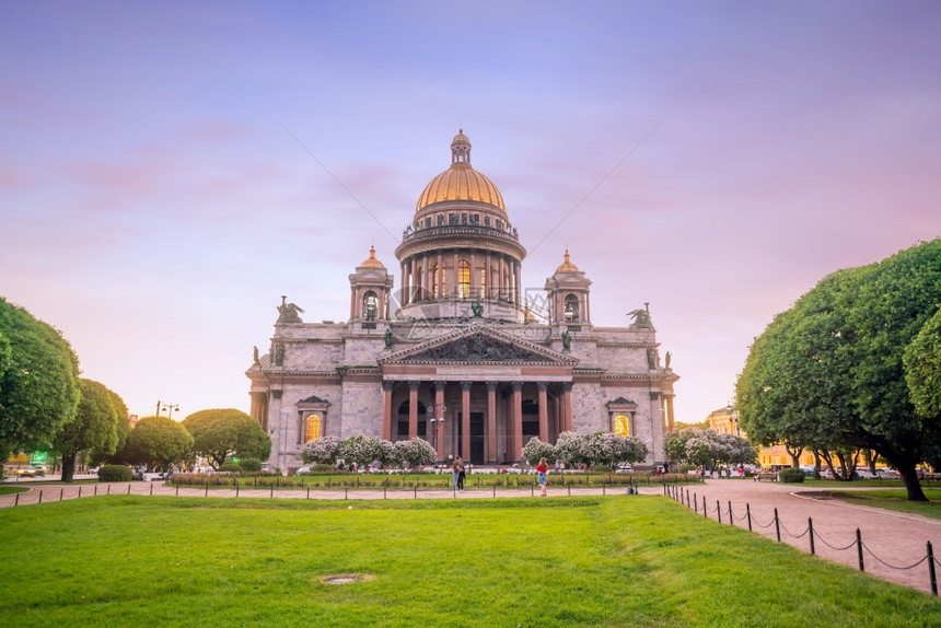 旅行俄罗斯圣彼得堡艾萨克大教堂黄昏旅游地标图片