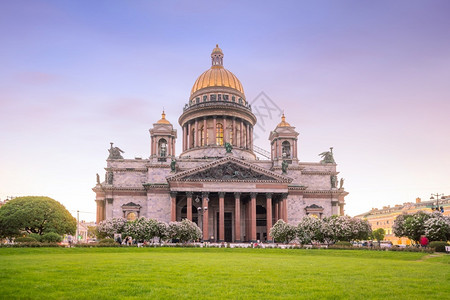 英石美丽的俄罗斯圣彼得堡艾萨克大教堂黄昏图片