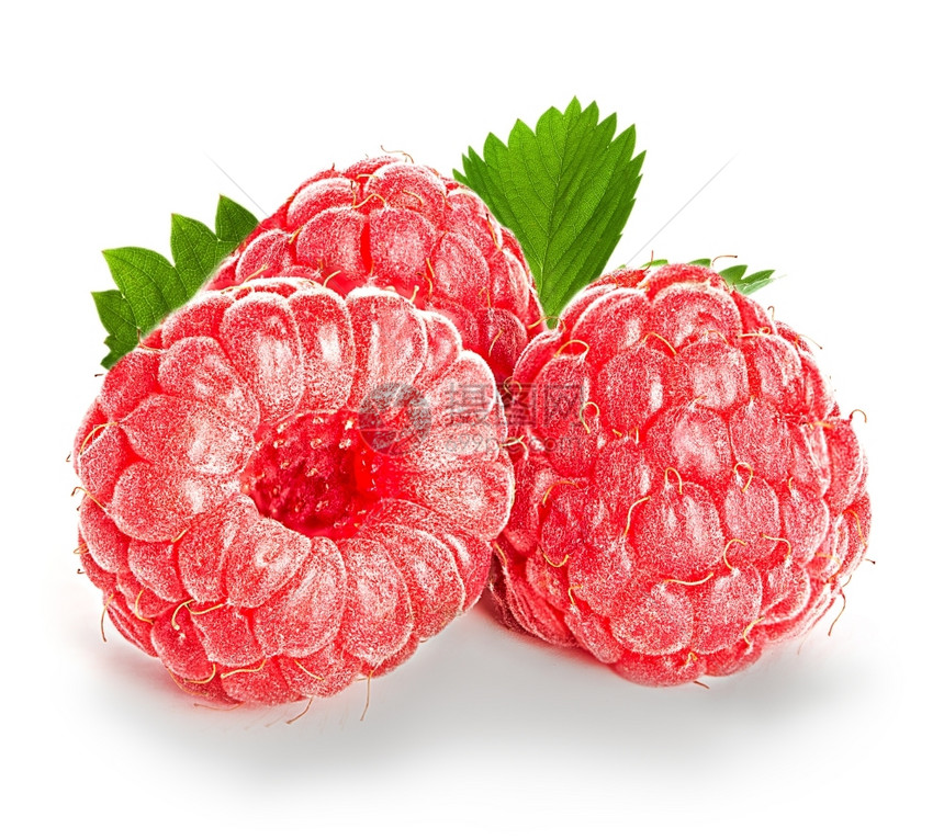 可口多汁的健康白色背景上孤立的草莓图片