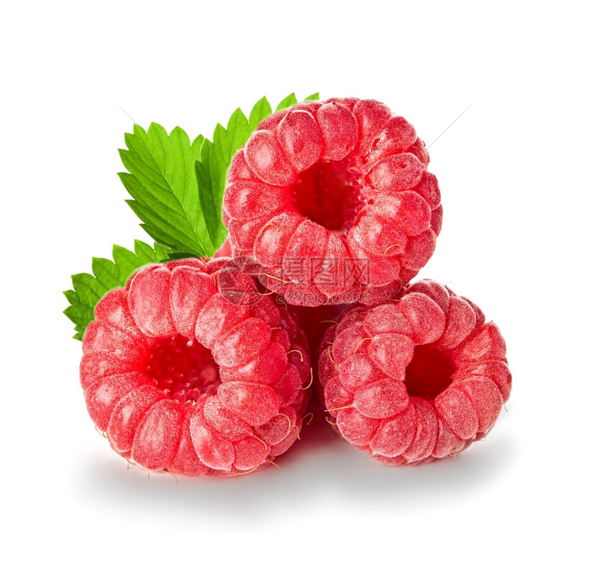 甜的红色白背景上孤立的草莓成熟图片