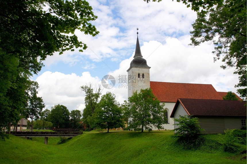 古城领土内的爱沙尼亚Viljandi教堂正面基督建筑学图片