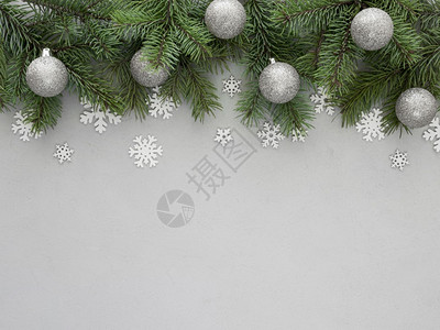 绿色带复制空间的圣诞冷杉枝框架自然背景图片