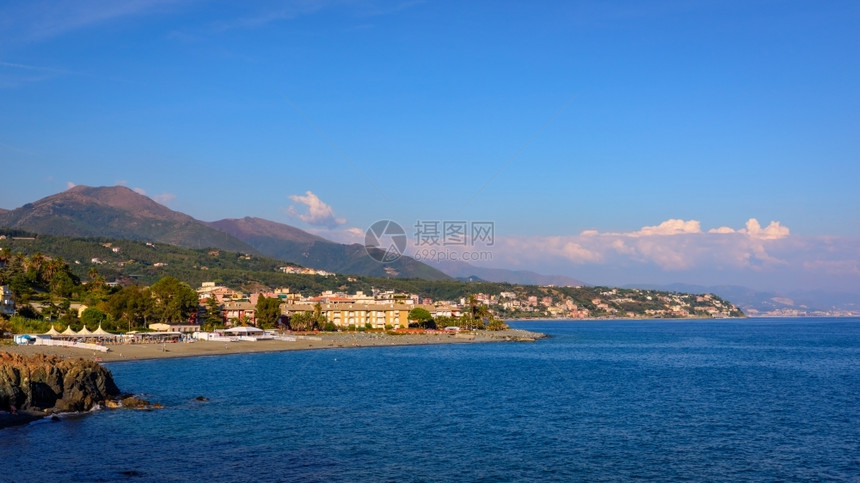 阿雷扎诺长廊旅行瓦拉泽和科戈莱托之间的利古里安海岸空中观察图片