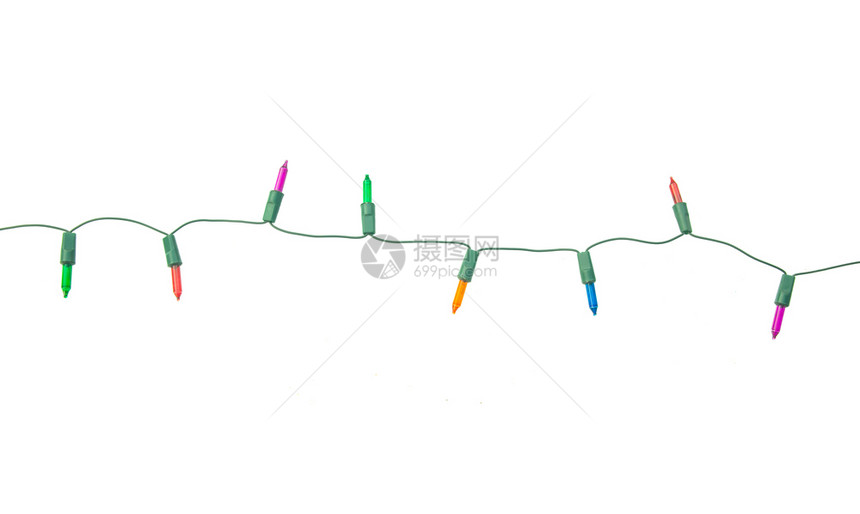 细绳圣诞灯在白色背景与剪切路径上被隔绝的电红色图片