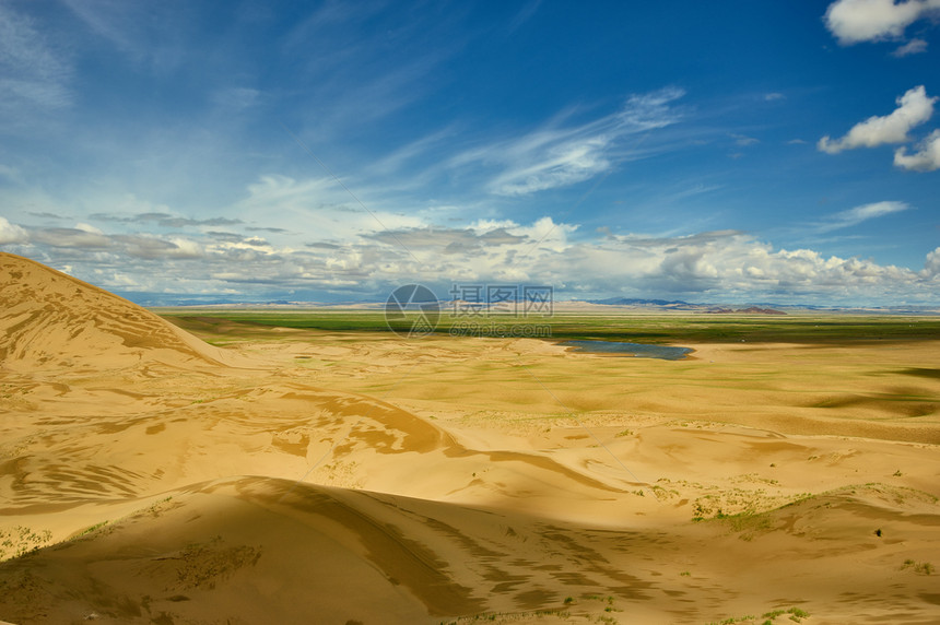 旅游埃尔斯古万赛汗蒙沙精灵丘漠阳光明媚的日图片