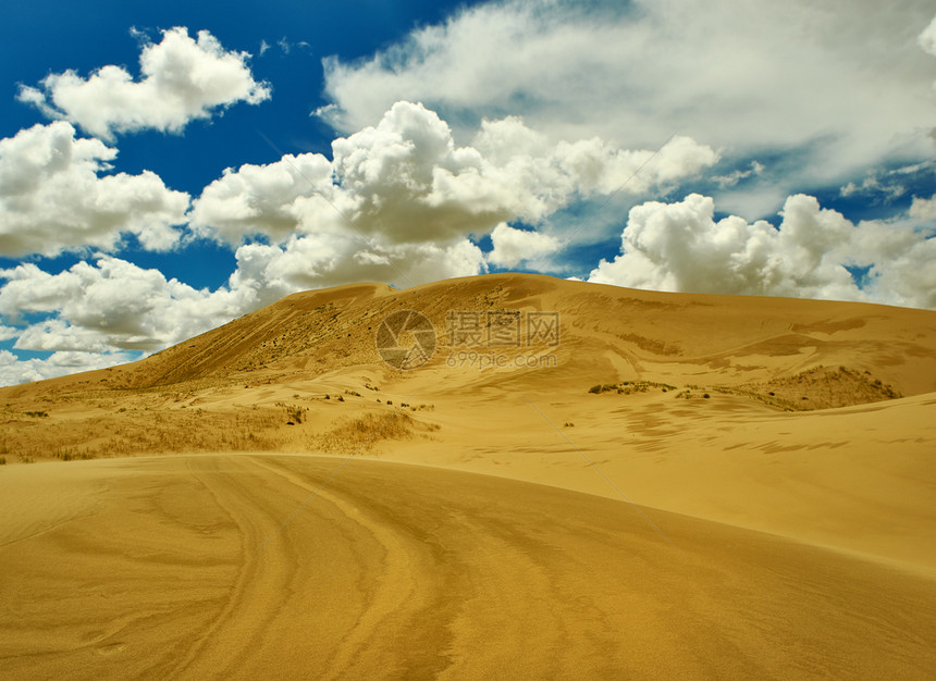 蒙古沙精灵丘漠阳光明媚的日旅行洪戈尔风景优美图片