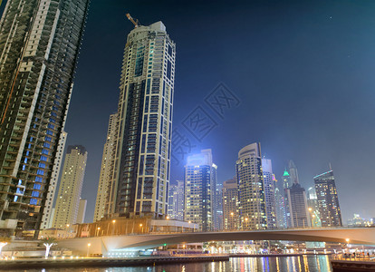 无穷建筑学迪拜码头夜间阿联酋迪拜码头建筑夜间阿联酋水图片