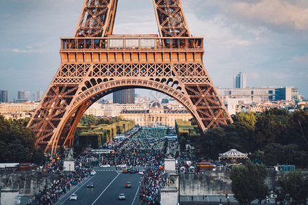 观光天际线巴黎埃菲尔塔法国建筑和巴黎地标的日落景象浪漫图片