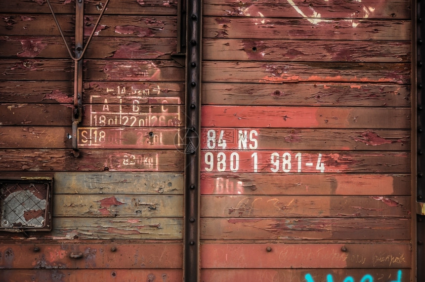老的自然木材铁路汽车旧板的背景图片