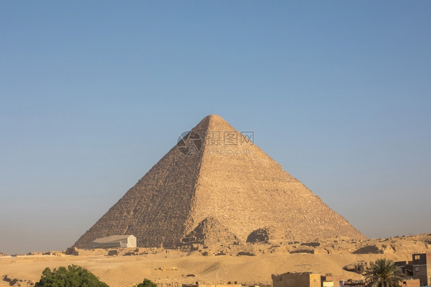 考古学埃及吉萨的蓝色天空金字塔风景优美纪念碑图片