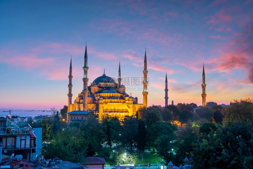 古老的日落时土耳其伊斯坦布尔Sultanahmet清真寺蓝色历史伊斯兰图片