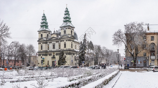 5月1号乌克兰捷尔诺波0152乌克兰捷尔诺波圣母无染原罪教堂在一个下雪的冬日早晨在乌克兰捷尔诺波下雪的冬日早晨旅游处女发现背景