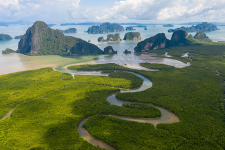恩加旅行泰国安达曼海红树林和山丘对PhangNga湾的空中观察热带图片