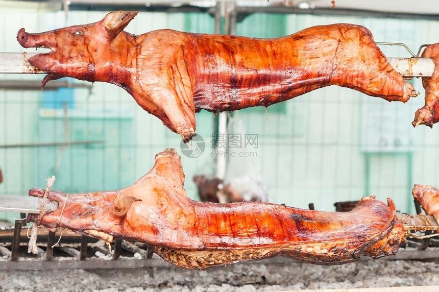 烧烤时的猪肉可口所有的野餐图片