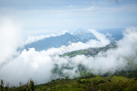 多云的环境泰国山中云满是高山夏天图片