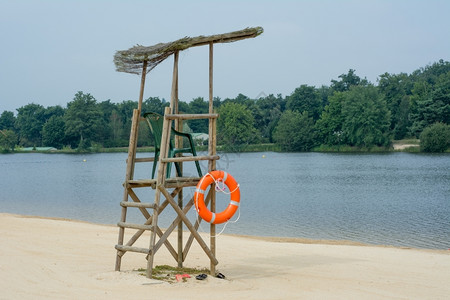 热带救生员湖边的护座颜色图片