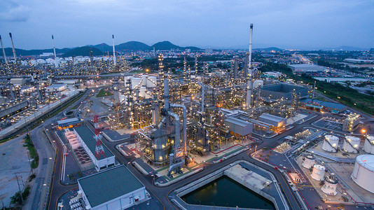 石油炼厂工形式业区观点建造的程图片