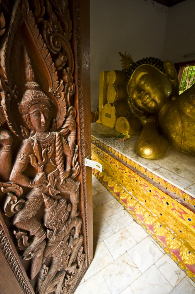建筑学清迈的WatPhraSingh寺庙细节佛灵图片