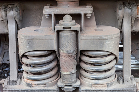 吸收器柴油列车停机和吊系统引擎灰尘图片