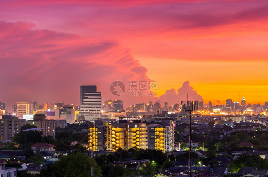 城市的建造Bangkokrsquos商业区的美丽城市景观和黄昏时分的住宅区曼谷城市景观摩天大楼图片