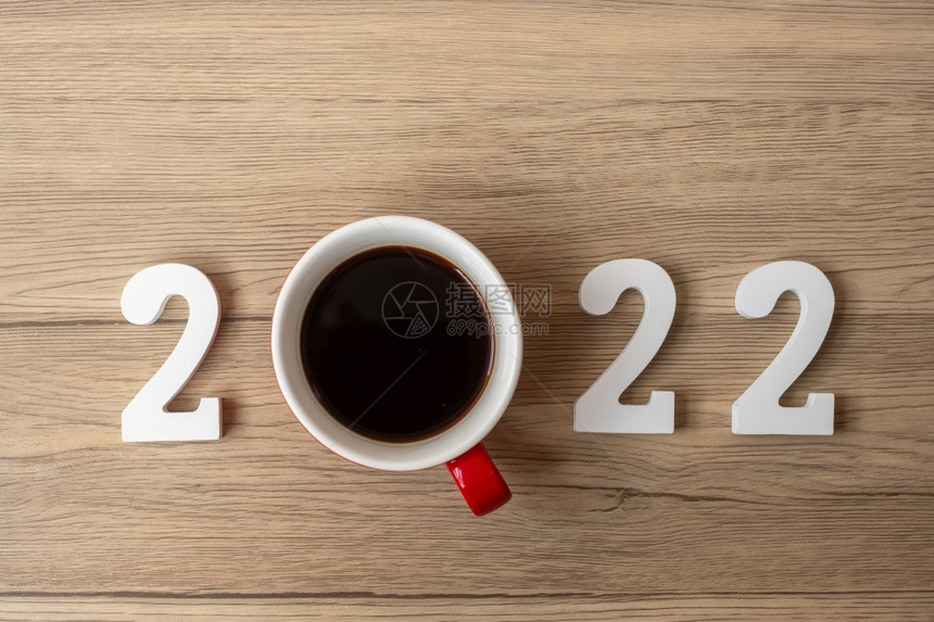 一月商业20年新快乐咖啡杯和圣诞装饰在木桌背景上新的开始解决倒计时目标划行动和任务概念桌子图片