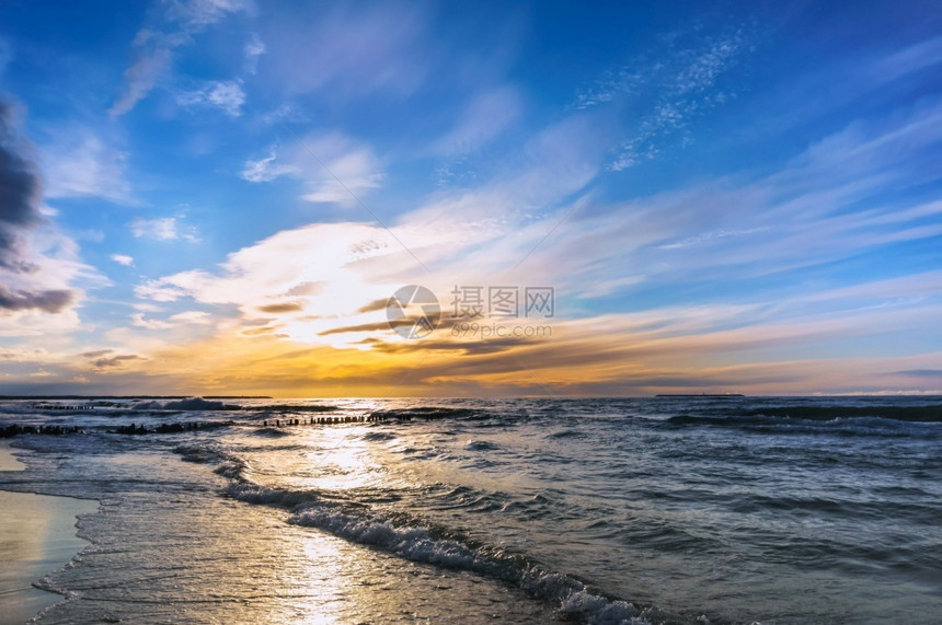 场景海上日落波罗的海沿岸日出上落自然洋图片