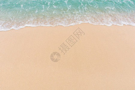 柔软的沙滩和碧蓝的海洋图片