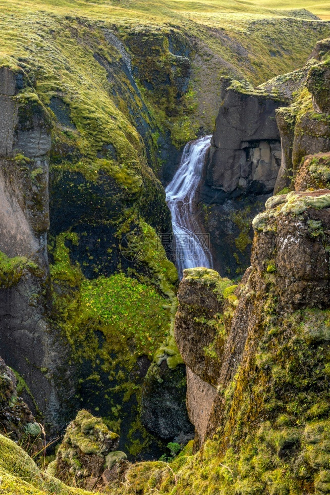 级联天空冰岛美丽的风景冰岛自然观著名的旅游景点和地标图片