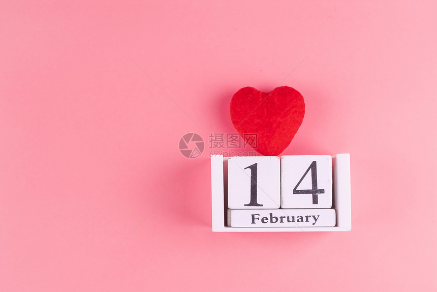 结婚庆典红心形装饰2月14日历关于粉红色背景爱婚礼浪漫和情人节假日快乐的概念礼物图片