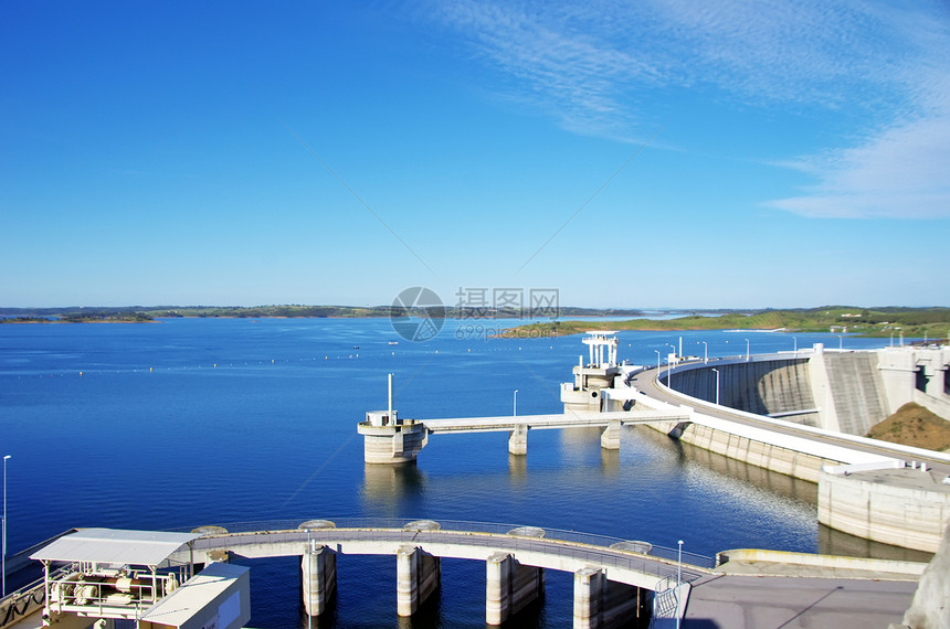 葡萄牙南部阿尔奎瓦的Barragage阿尔克瓦水库图片