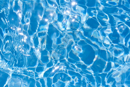 游泳池中的蓝色水颜旅行图片