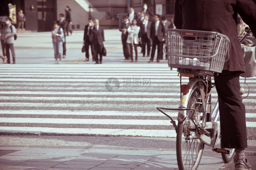交通城市生活日本东京商业斑马图片