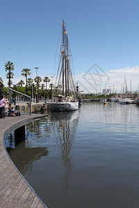 赛琳娜号惊人的遗产西班牙在巴塞罗那旧港的圣埃琳娜号轮船港口背景
