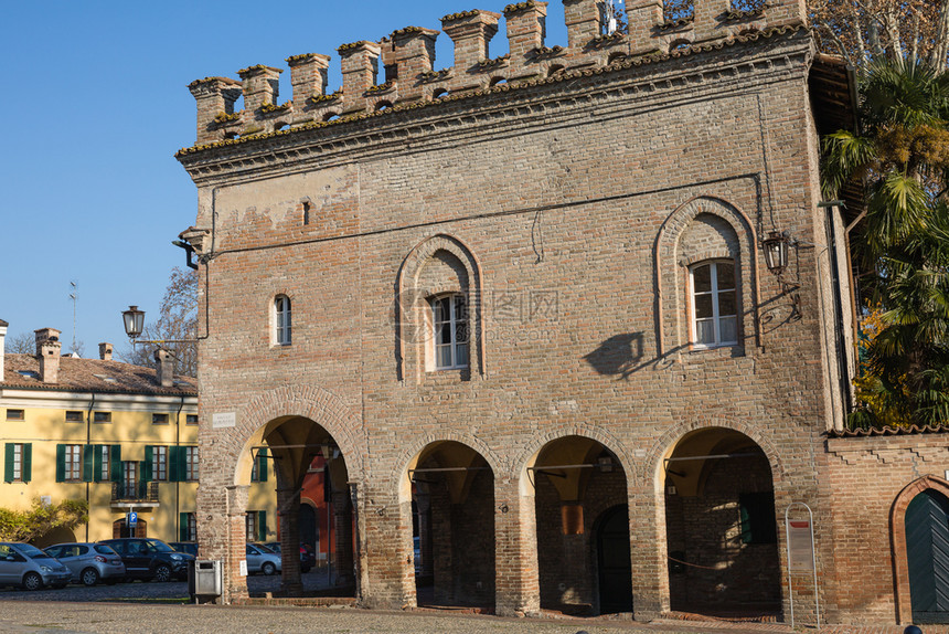 意大利帕尔马的罗卡桑维塔莱和丰内拉托城堡意大利帕尔马的罗卡桑维塔莱和丰内拉托城堡假期景观外部的图片