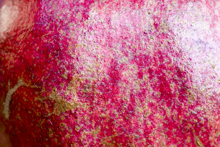 茶点红石榴水果皮拍摄在红色石榴上乡村黑暗的图片