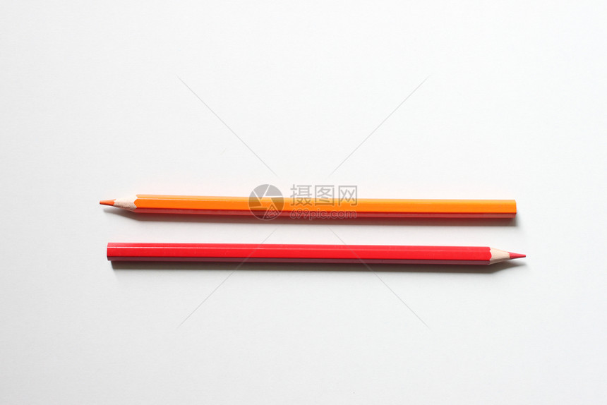 两支彩色铅笔图片