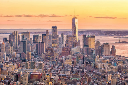 当代的夜晚美国纽约市日落时曼哈顿天线的空中景象塔城市高清图片素材