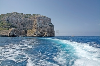 地中海西班牙巴利阿里群岛Mallorca的海上浮油颜色速度海岸图片