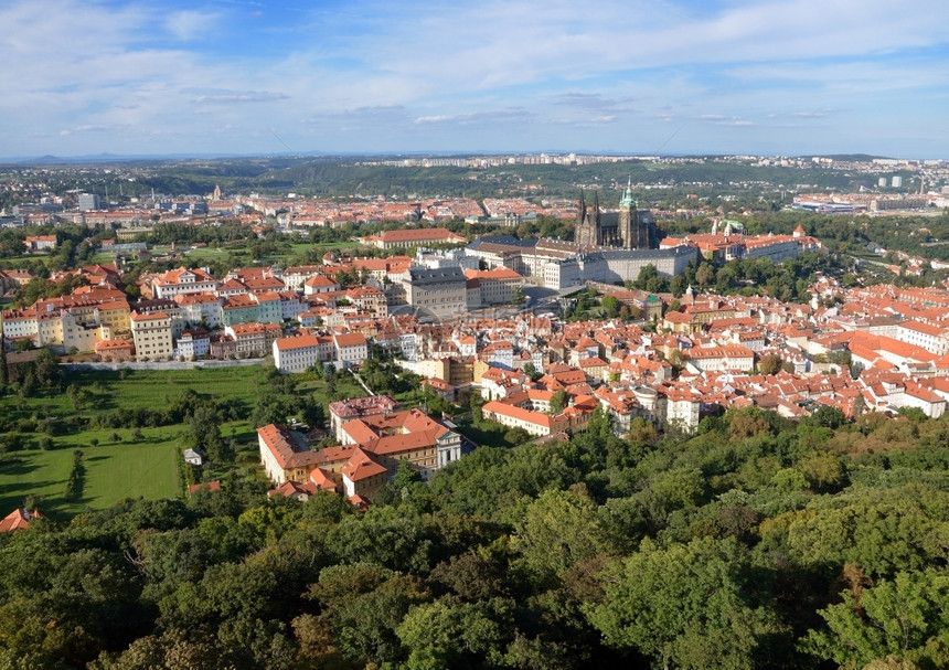 大教堂历史的老查看旧城布拉格与城堡的景象图片