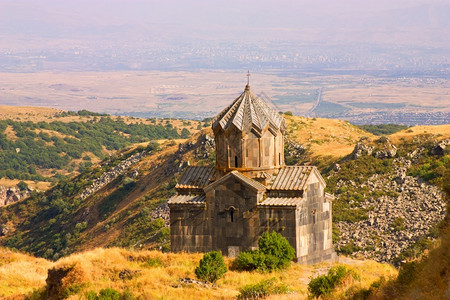 毁了香格里玛建于亚美尼安珀德附近位于阿拉加茨山坡的十一世纪城堡宗教灵图片