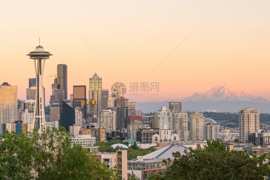 美国西雅图华盛顿市中心天际的景象图片