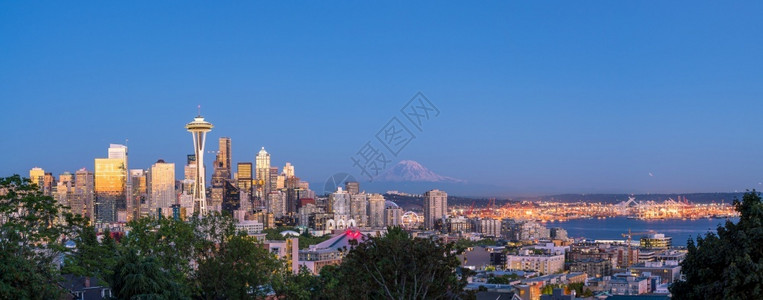 美国西雅图华盛顿市中心天际的景象图片