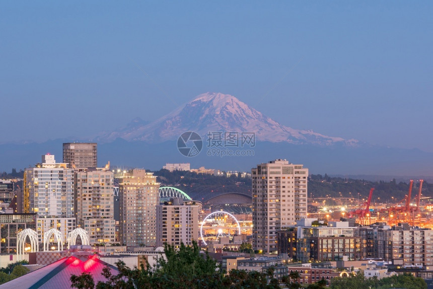 美国西雅图华盛顿市中心天际的景象图片