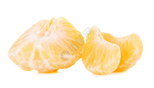 目的柑橘甜白底皮上隔离的普通话切片新鲜的普通话切片图片