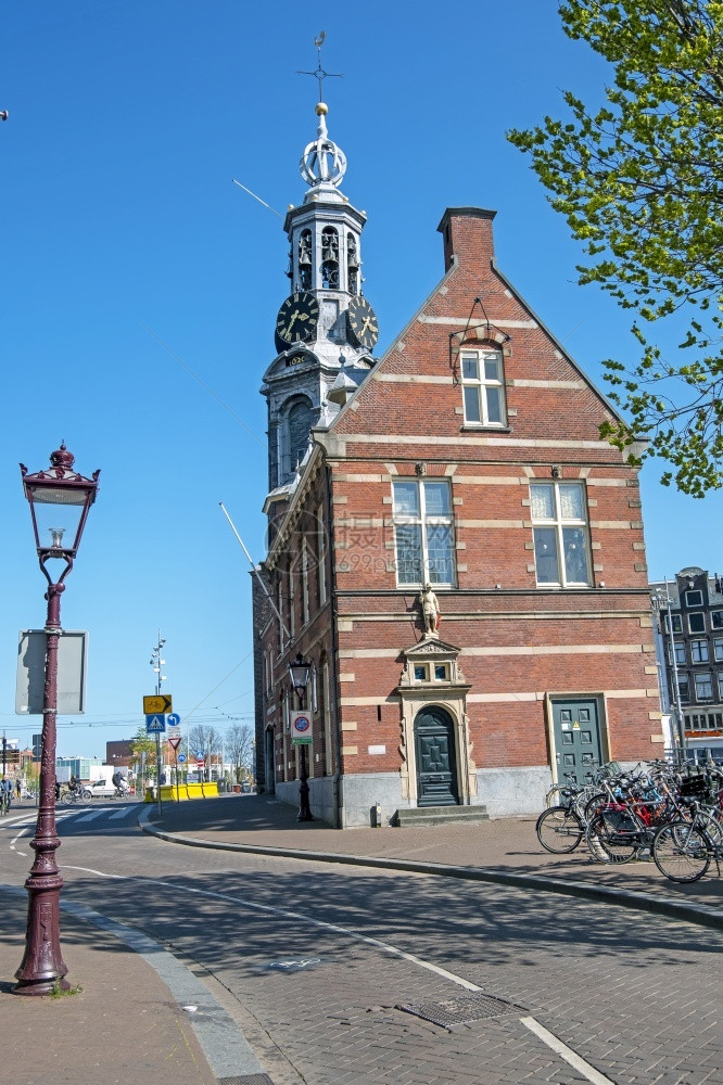 传统的城市景观吸引力荷兰阿姆斯特丹市风景与Munt塔位于荷兰图片